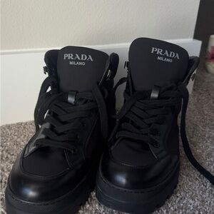 Prada Black boots unisex size 7( fits like 41)